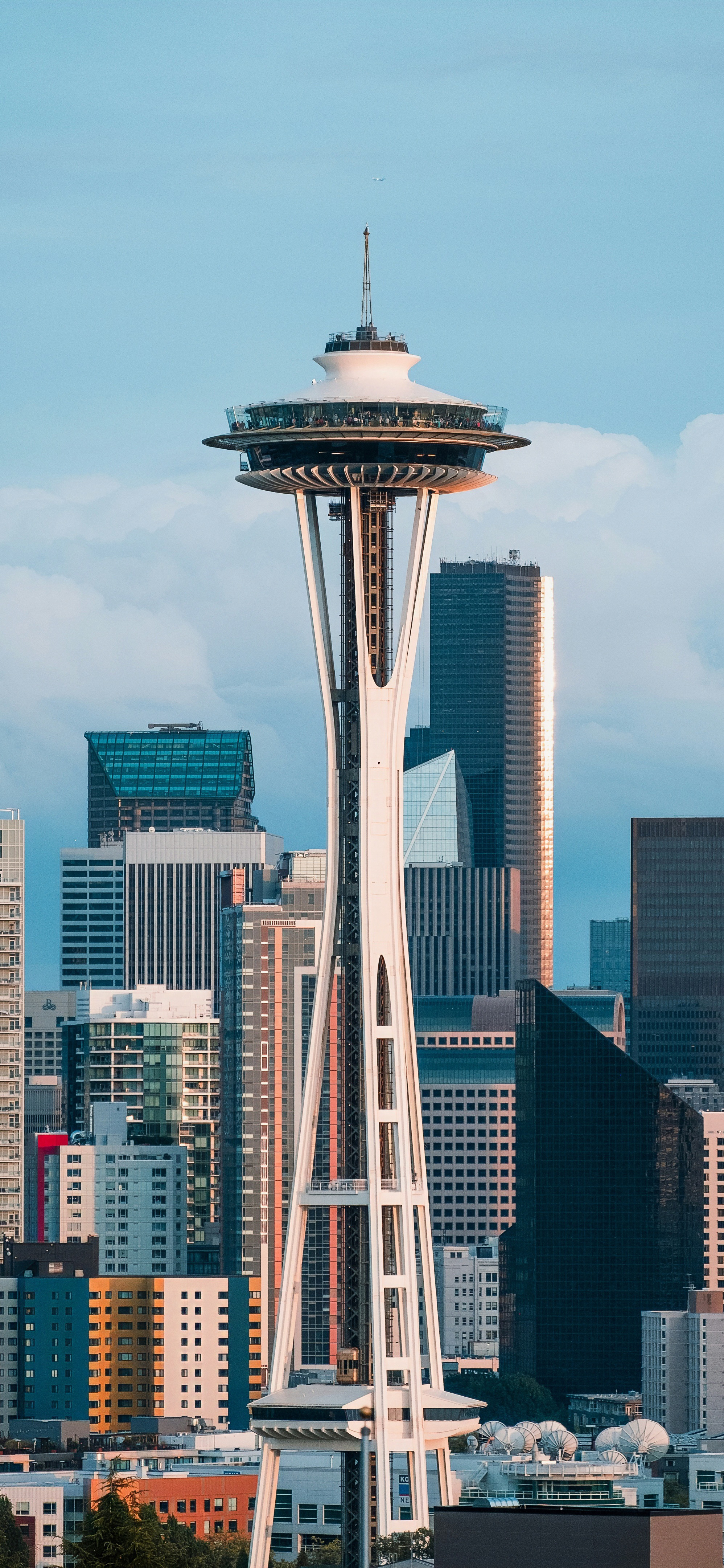 tall_white_tower-858408.jpg